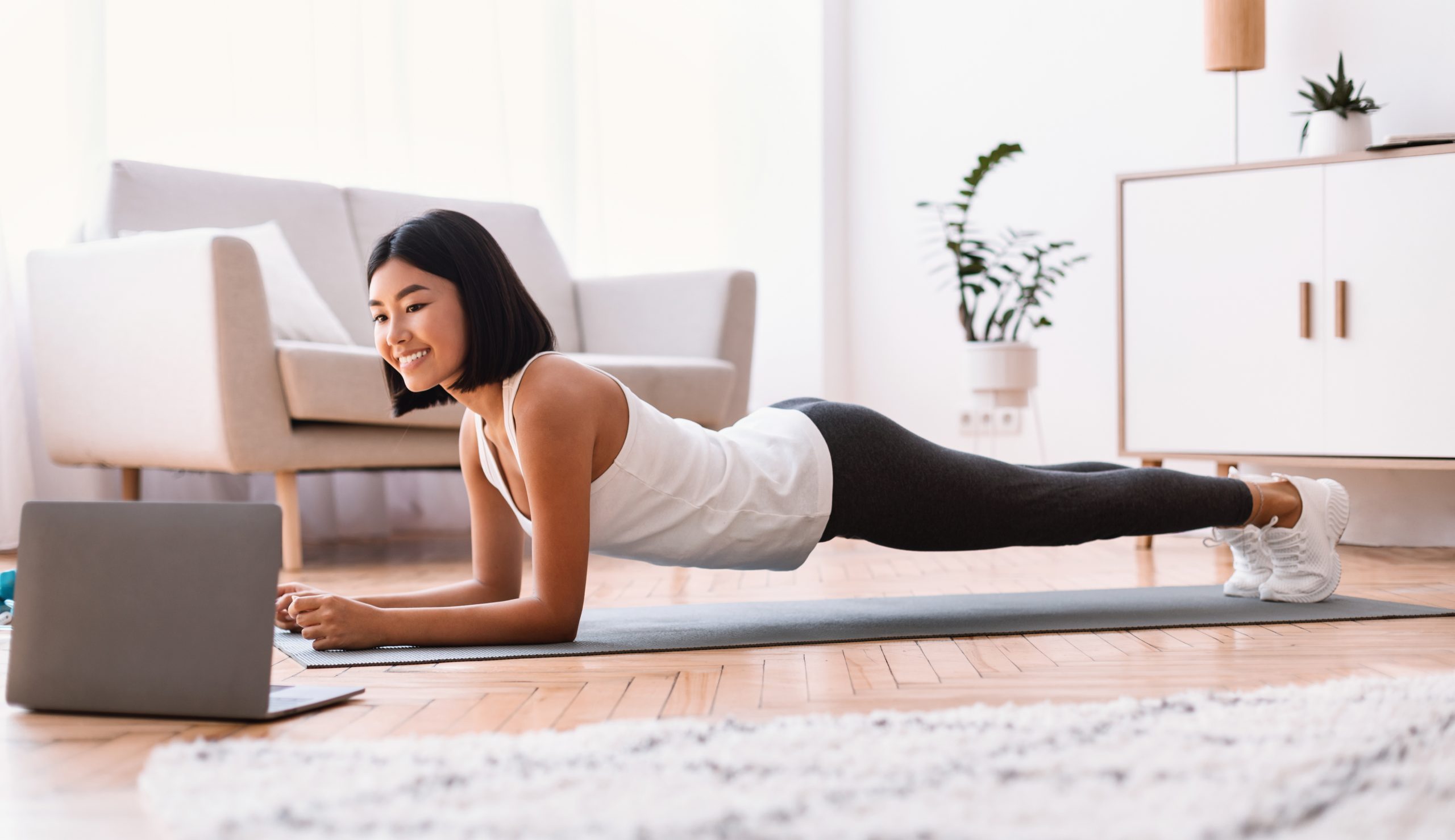 7 Reasons to Do Your Yoga Teacher Training Online